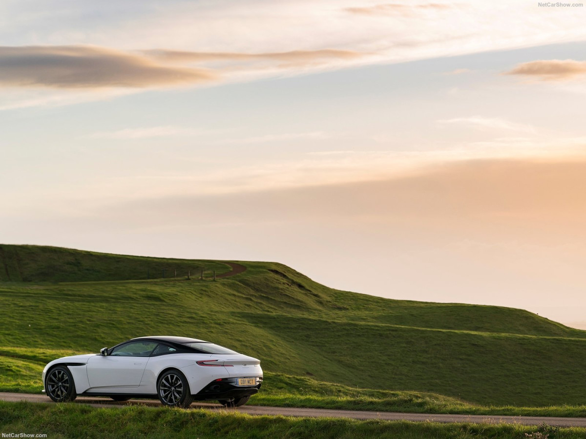 Aston Martin DB11 фото 196983