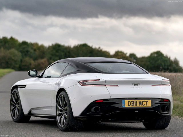 Aston Martin DB11 фото