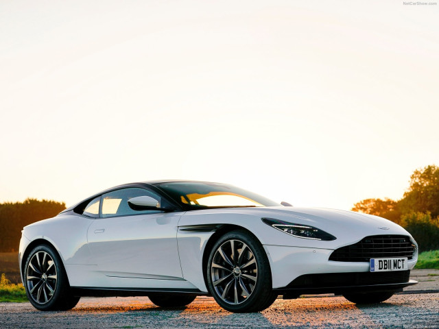 Aston Martin DB11 фото