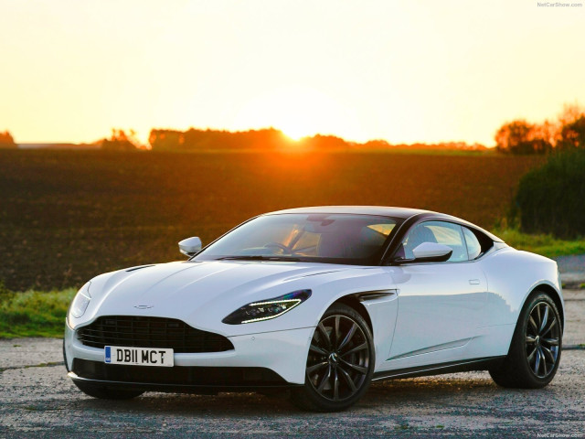 Aston Martin DB11 фото