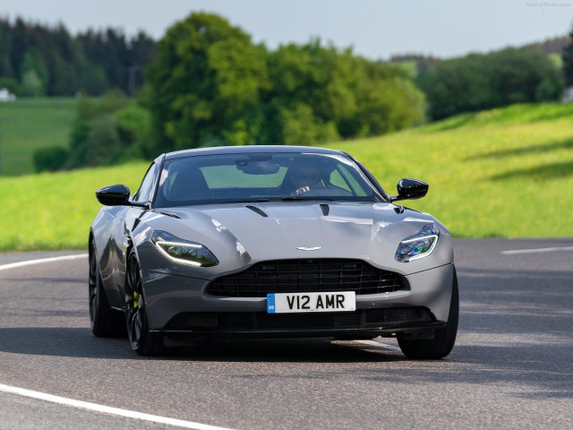 Aston Martin DB11 фото