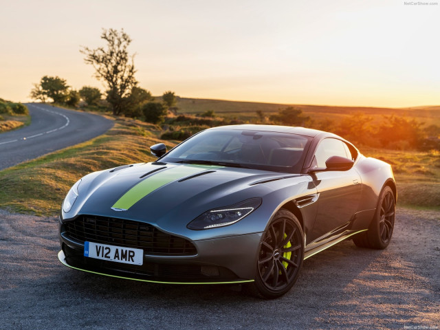 Aston Martin DB11 фото