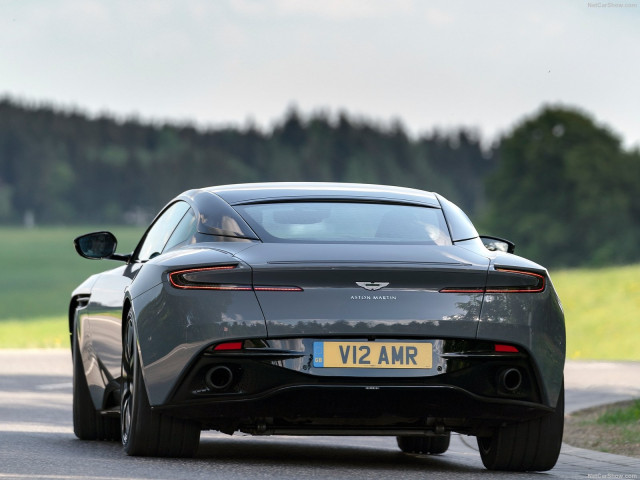 Aston Martin DB11 фото