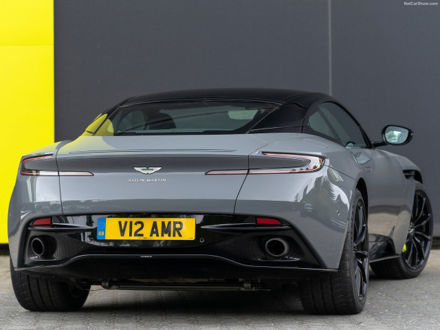 Aston Martin DB11 фото