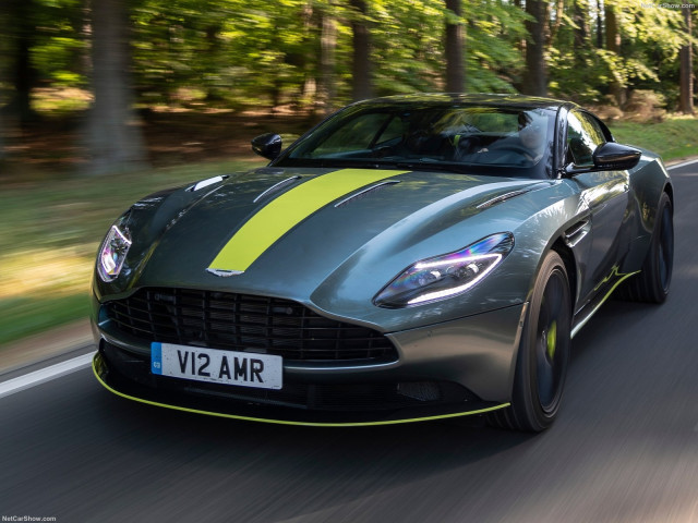 Aston Martin DB11 фото