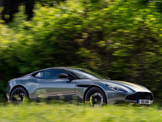 Aston Martin DB11 фото