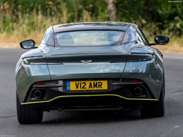 Aston Martin DB11 фото