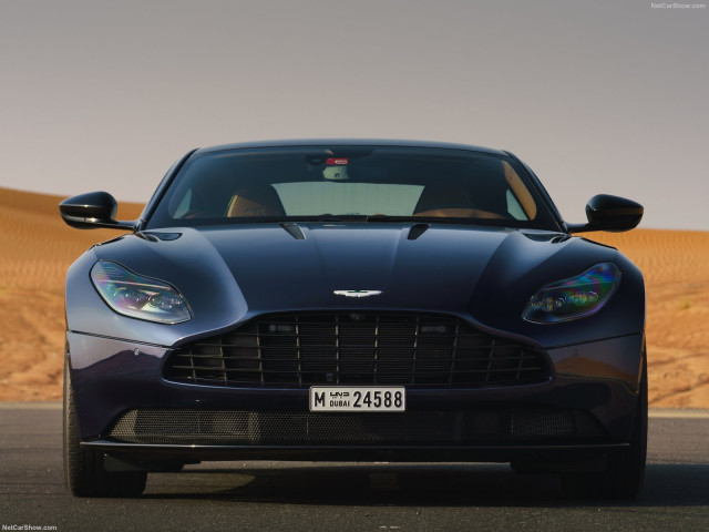 Aston Martin DB11 фото