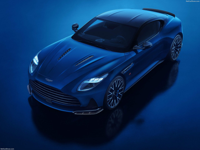 Aston Martin DB12 фото