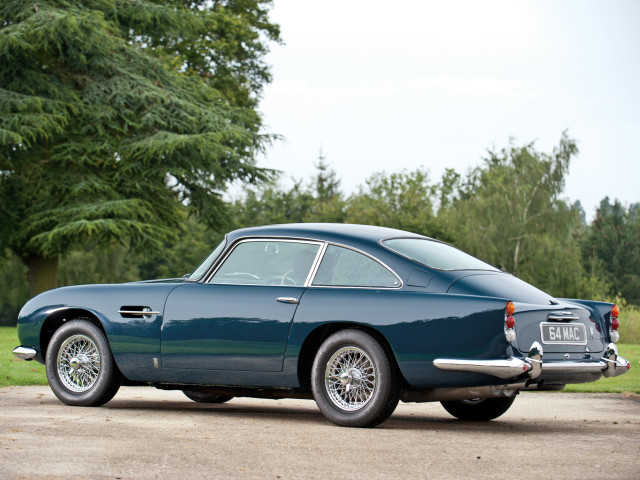 Aston Martin DB5 фото