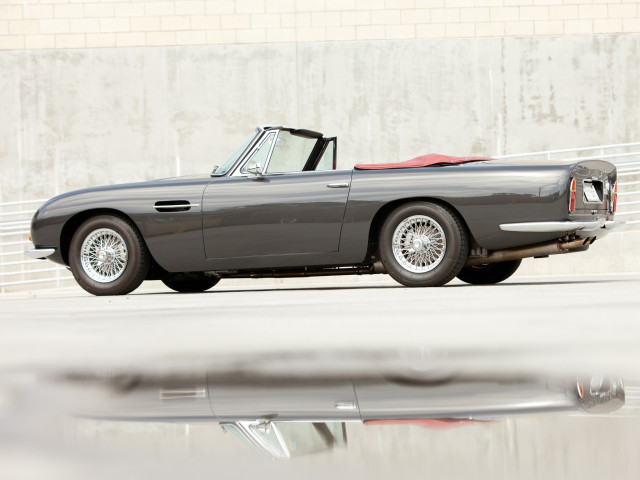 Aston Martin DB6 Volante фото