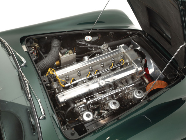 Aston Martin DB6 фото