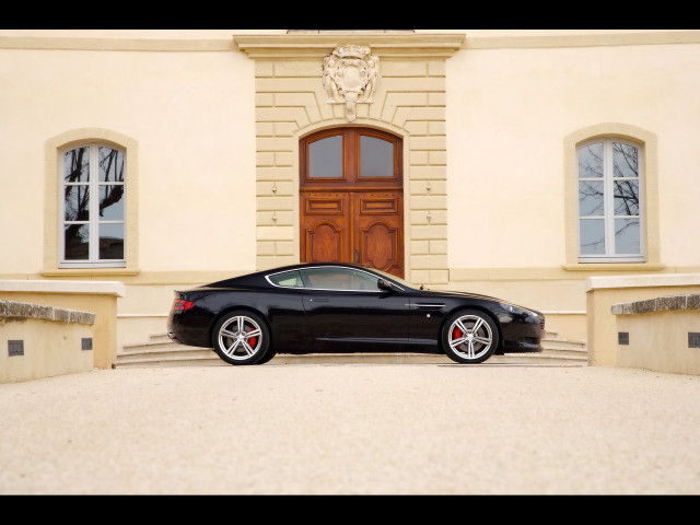 Aston Martin DB9 фото