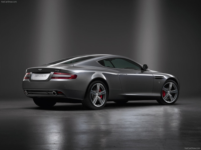 Aston Martin DB9 фото