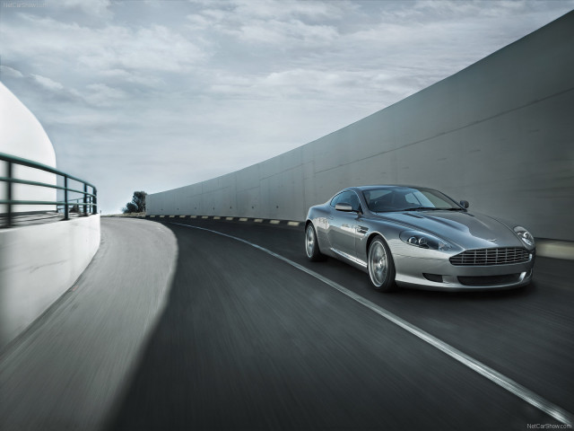 Aston Martin DB9 фото