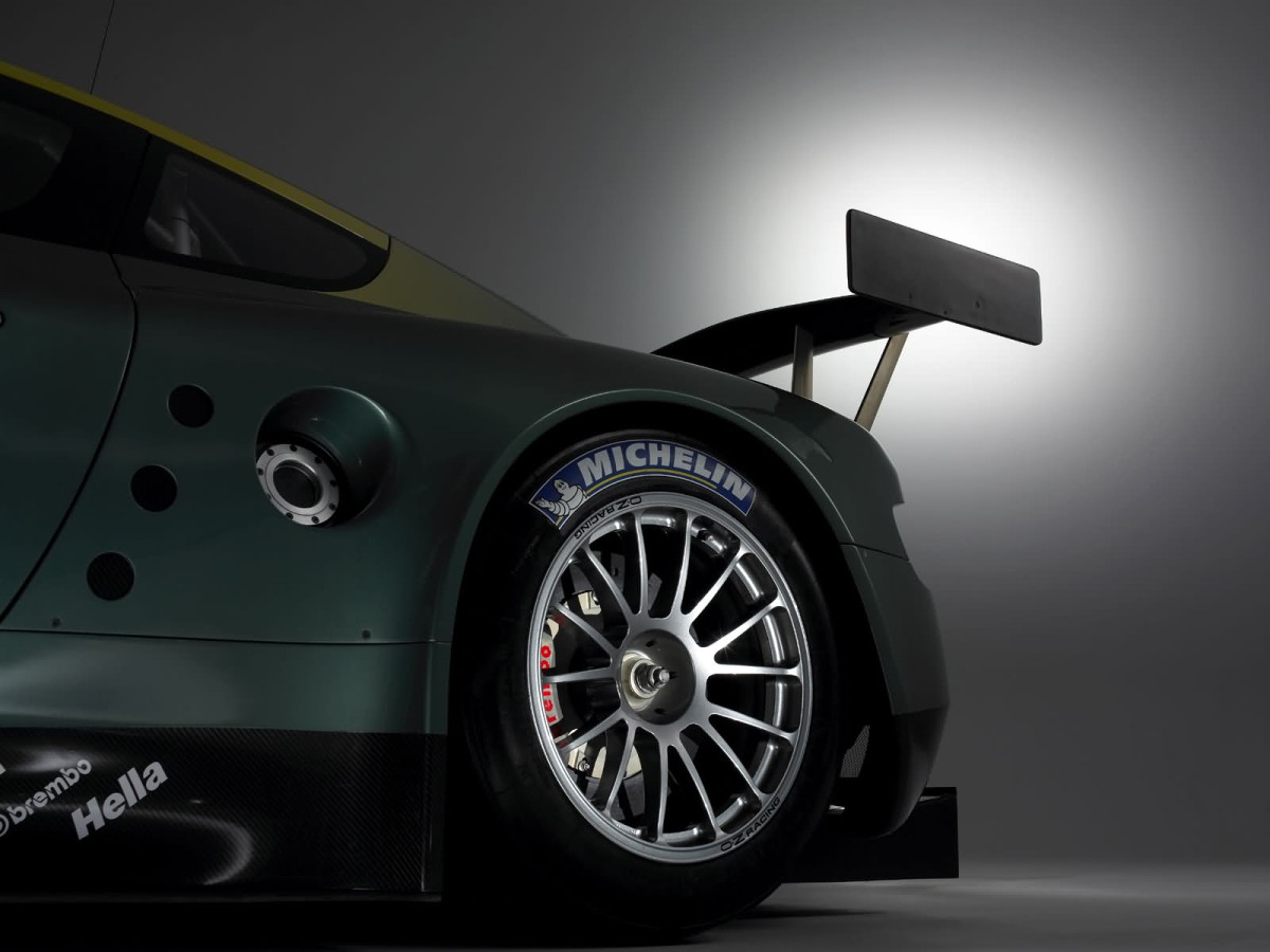 Aston Martin DBR9 фото 17001