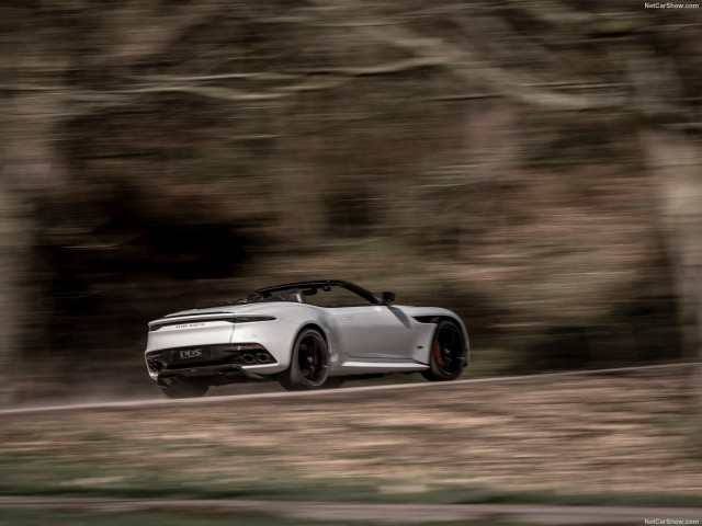 Aston Martin DBS фото