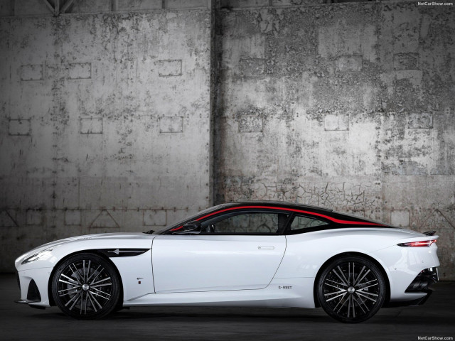 Aston Martin DBS фото