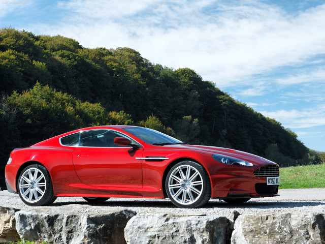 Aston Martin DBS фото