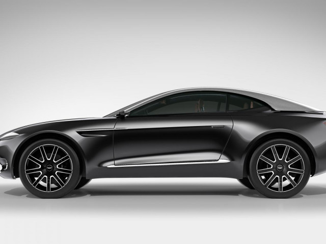 Aston Martin DBX фото
