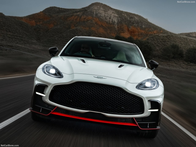 Aston Martin DBX фото