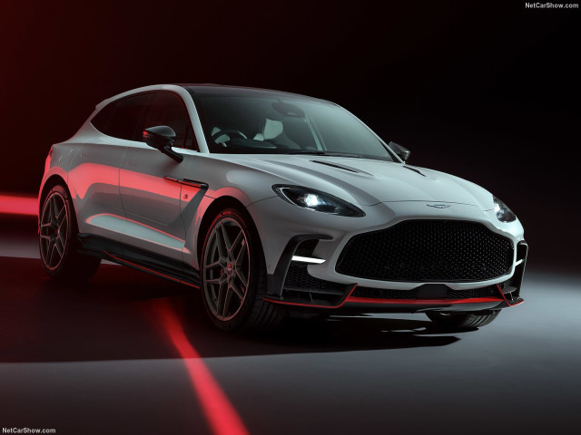 Aston Martin DBX фото