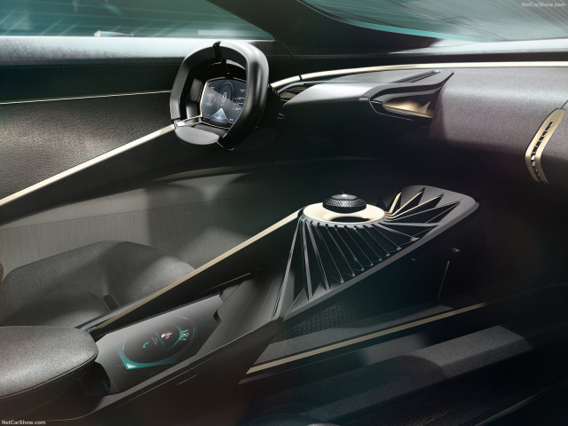 Aston Martin Lagonda фото