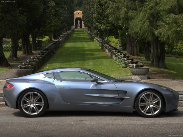 Aston Martin One-77 фото