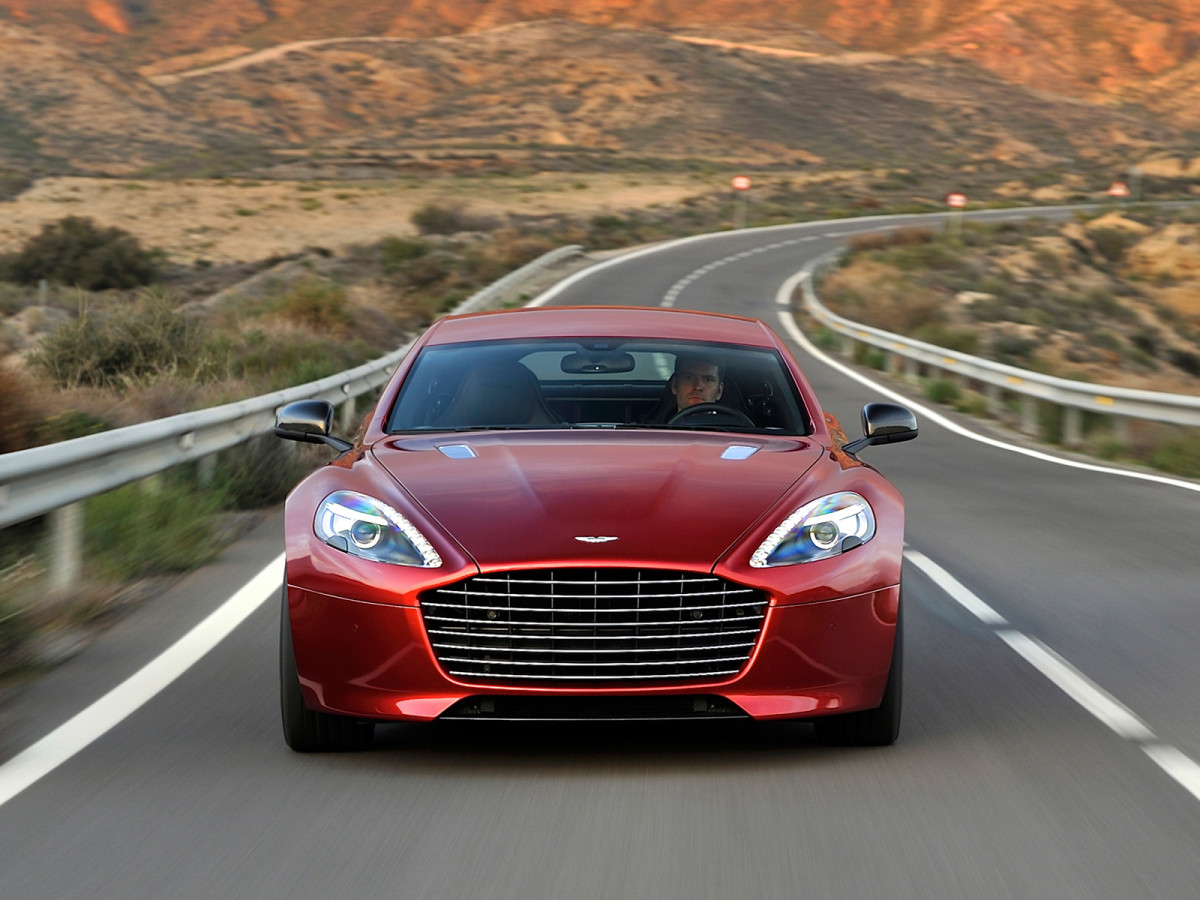 Aston Martin Rapide фото 101857