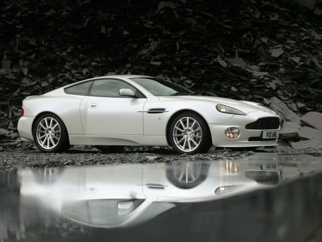 Aston Martin V12 Vanquish S фото