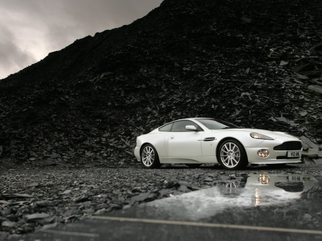 Aston Martin V12 Vanquish S фото