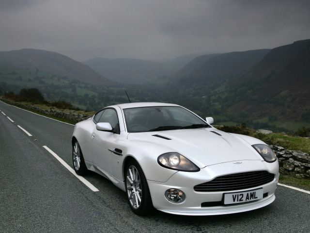 Aston Martin V12 Vanquish S фото