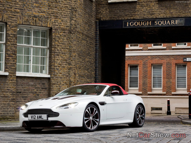 Aston Martin V12 Vantage Roadster фото