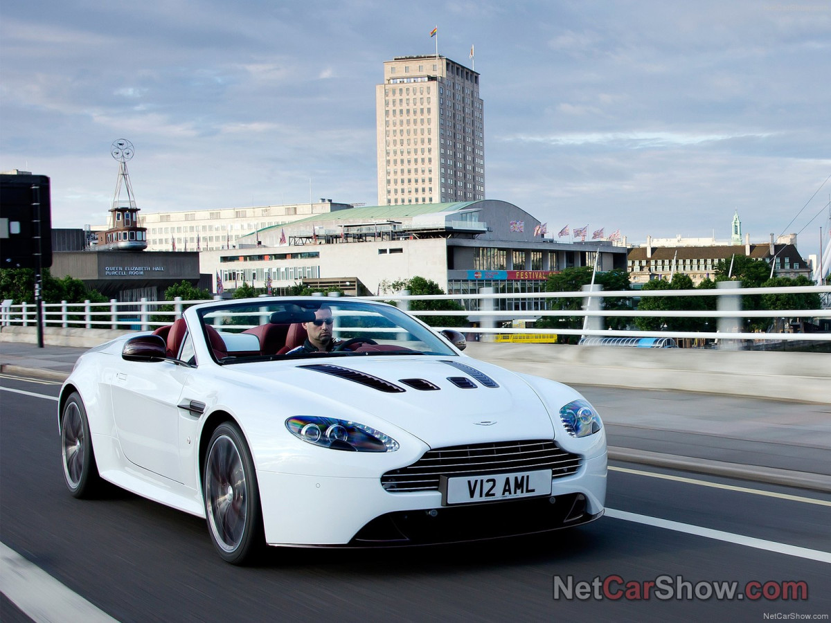 Aston Martin V12 Vantage Roadster фото 97035