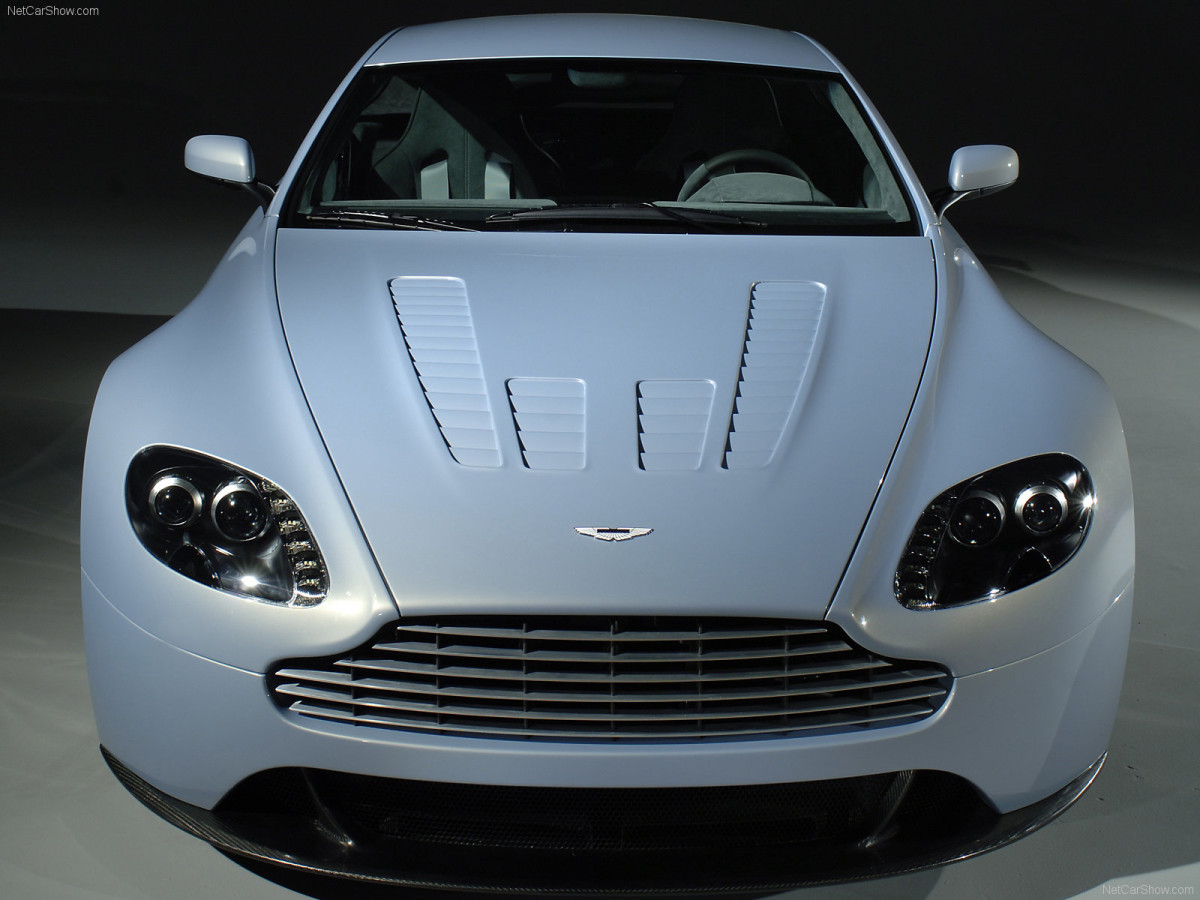 Aston Martin V12 Vantage RS фото 50133