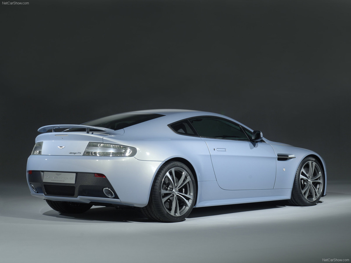 Aston Martin V12 Vantage RS фото 50135