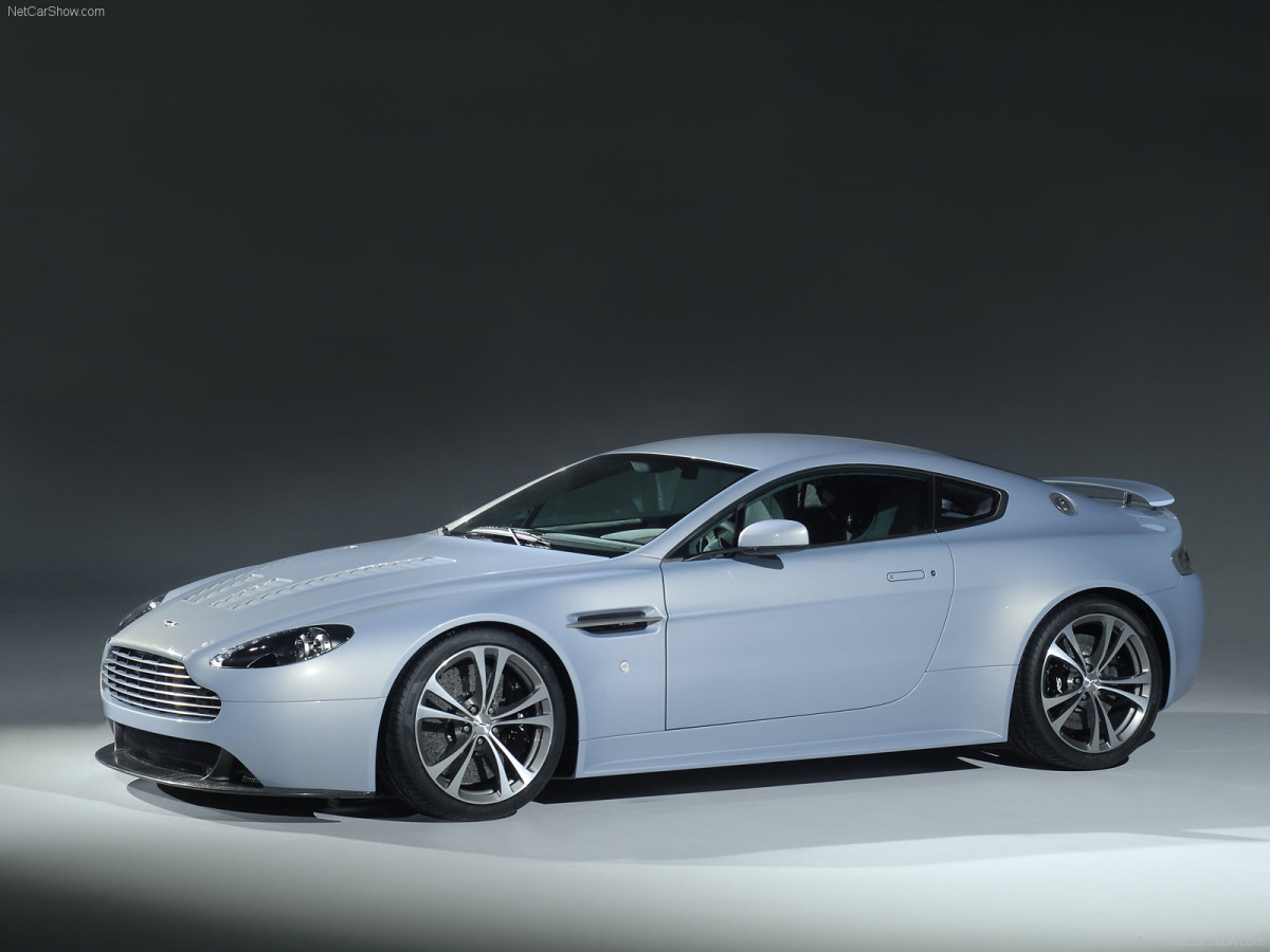 Aston Martin V12 Vantage RS фото 50137