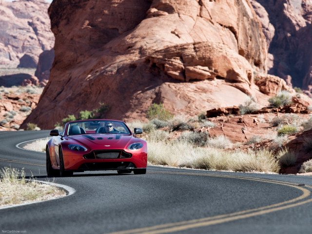 Aston Martin V12 Vantage S Roadster фото