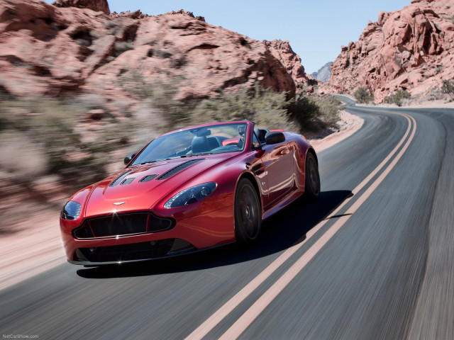 Aston Martin V12 Vantage S Roadster фото