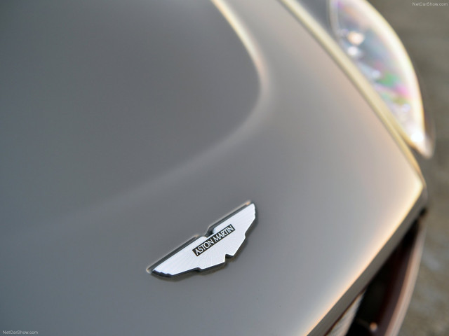 Aston Martin V12 Vantage S Roadster фото