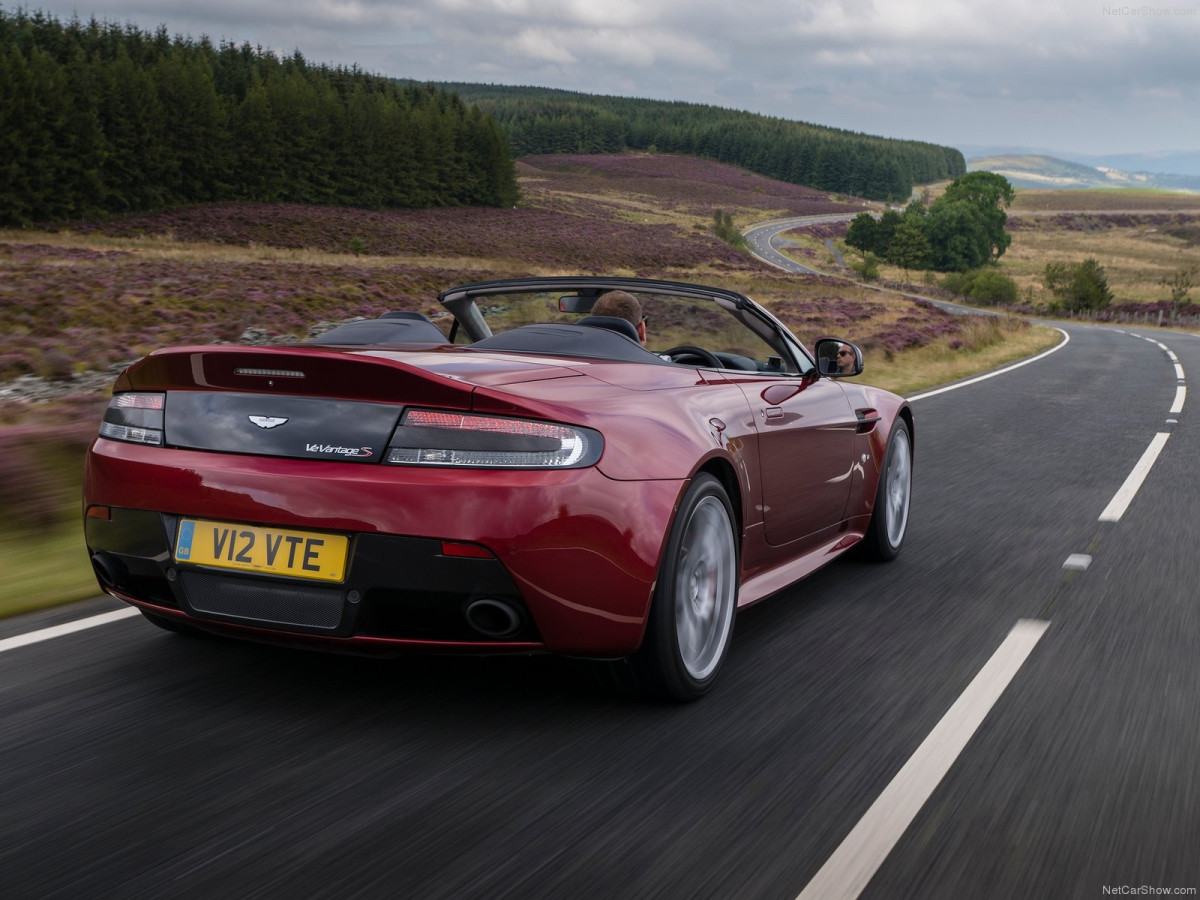 Aston Martin V12 Vantage S Roadster фото 136936