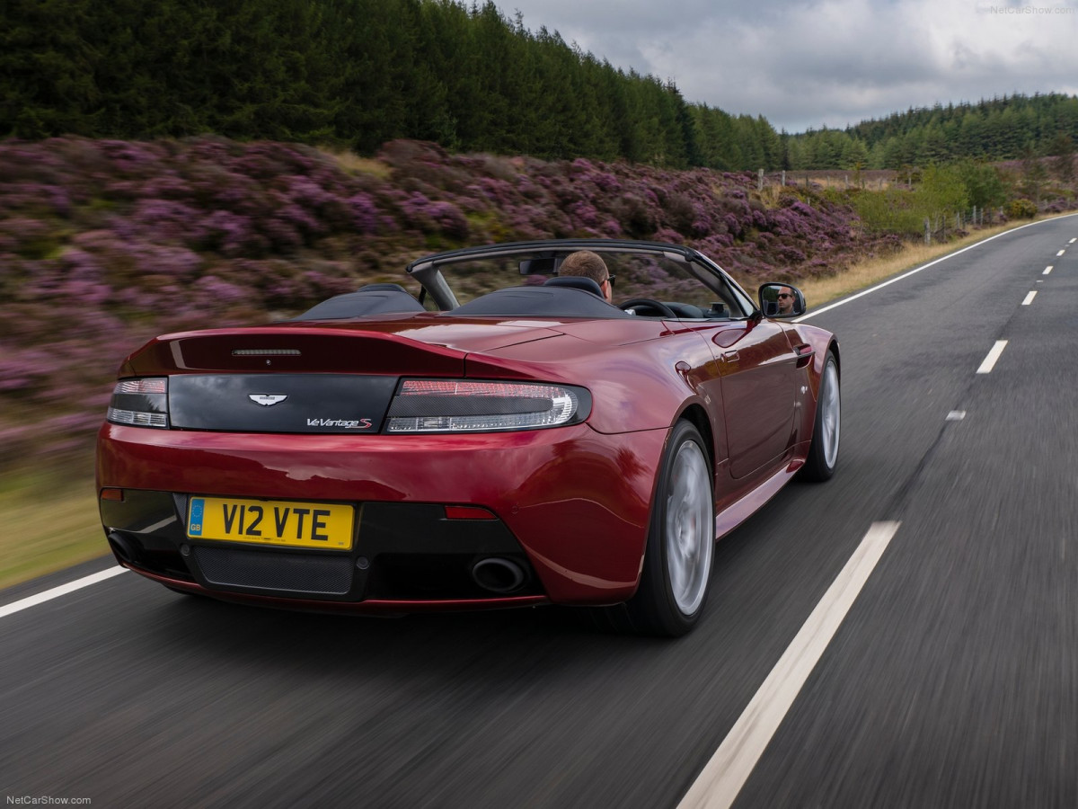 Aston Martin V12 Vantage S Roadster фото 136937