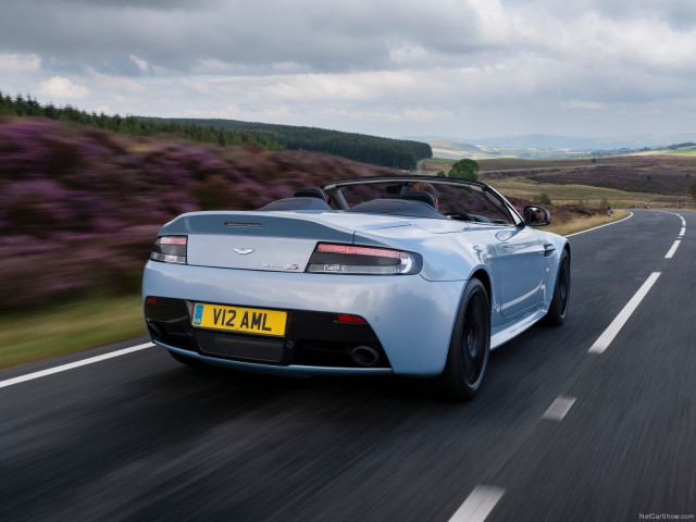 Aston Martin V12 Vantage S Roadster фото