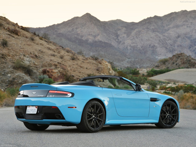 Aston Martin V12 Vantage S Roadster фото