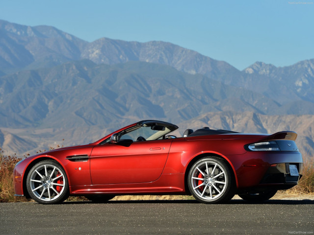 Aston Martin V12 Vantage S Roadster фото