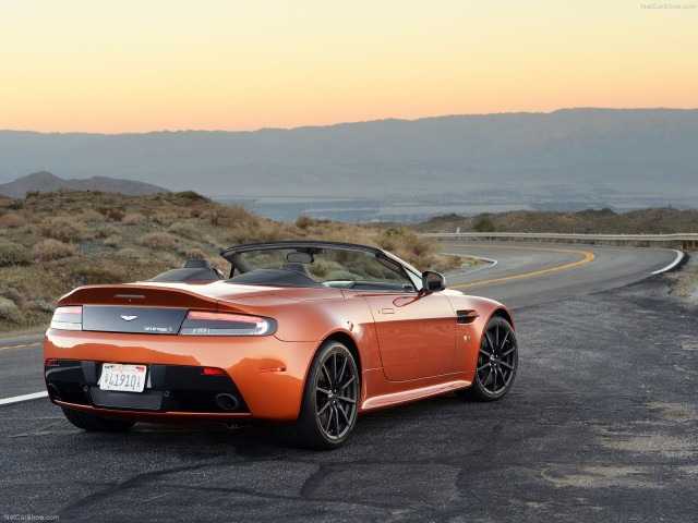 Aston Martin V12 Vantage S Roadster фото