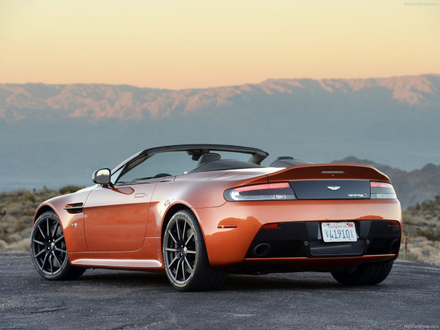 Aston Martin V12 Vantage S Roadster фото