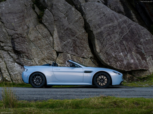 Aston Martin V12 Vantage S Roadster фото