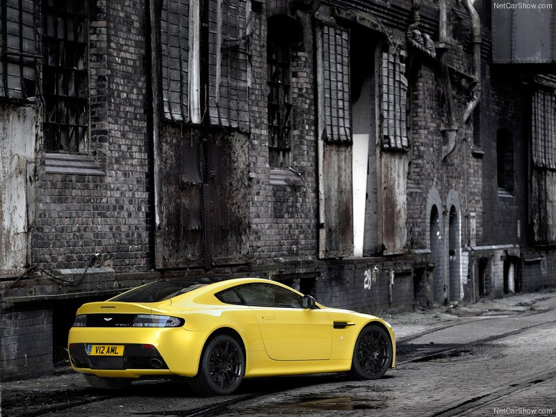 Aston Martin V12 Vantage фото 104816