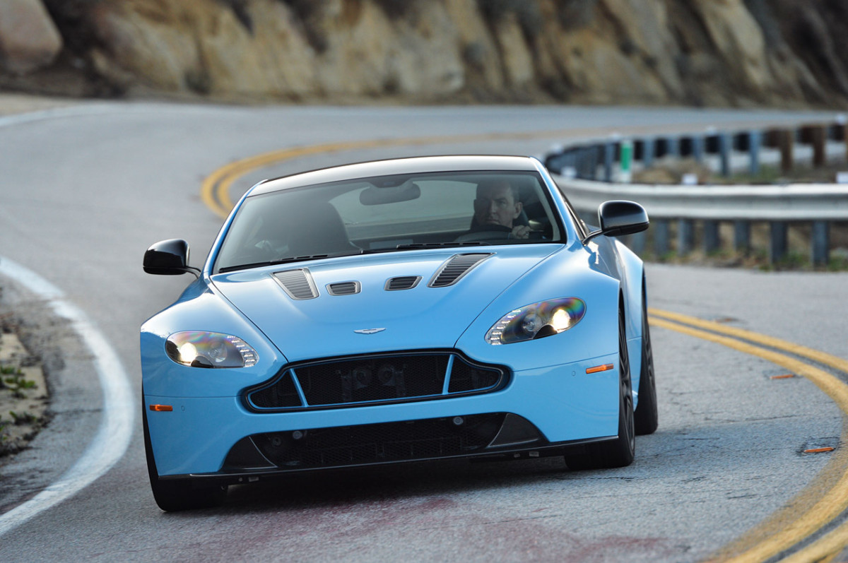 Aston Martin V12 Vantage фото 107479